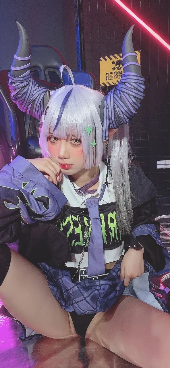 Poppachan - Laplus in new outfit-erohere60.webp