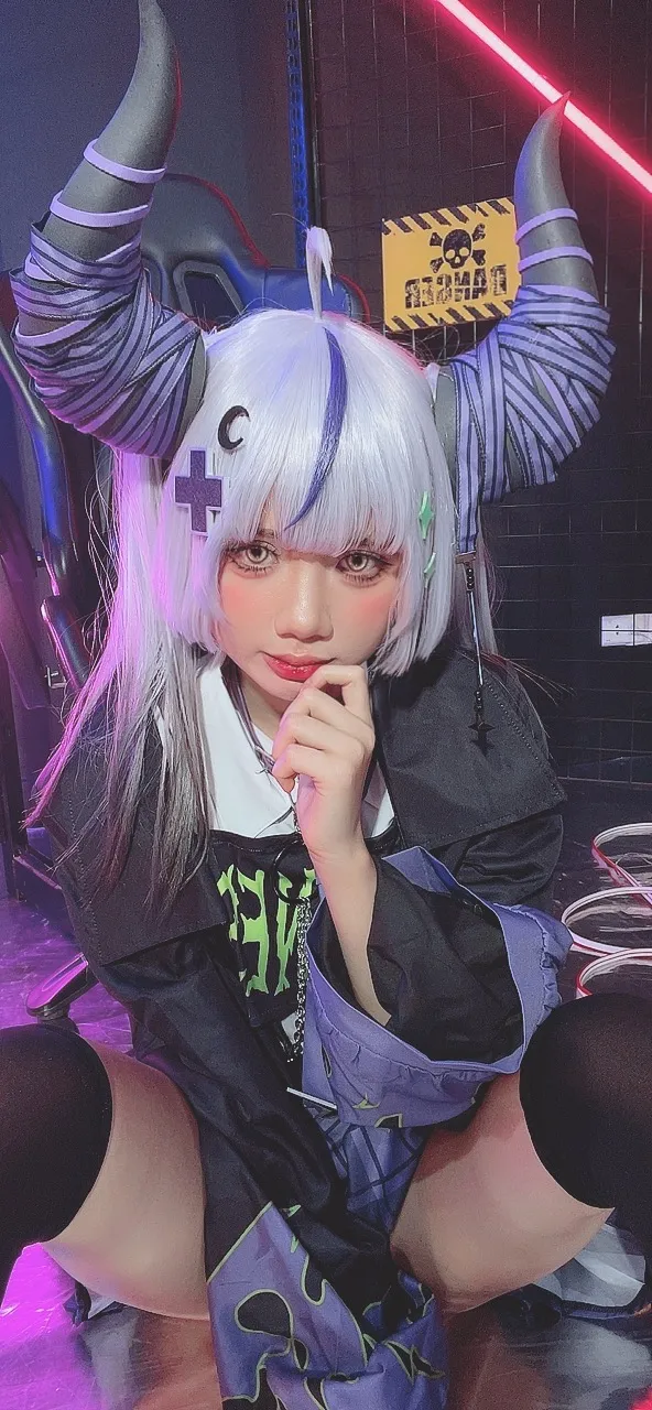 Poppachan - Laplus in new outfit-erohere61.webp