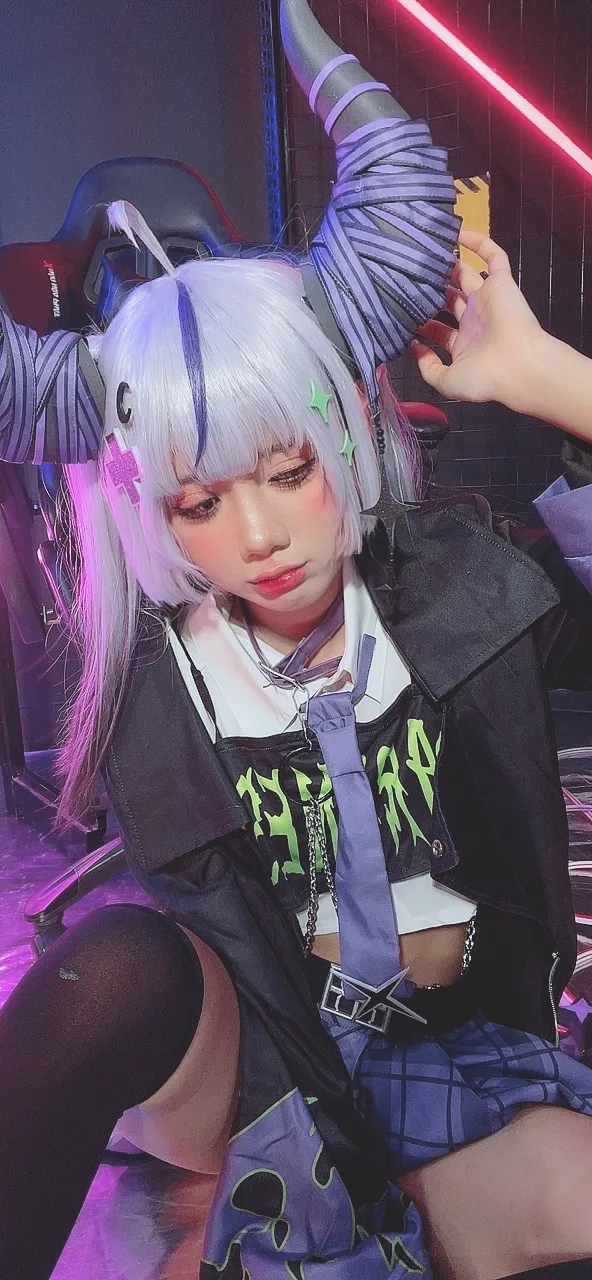 Poppachan - Laplus in new outfit-erohere62.webp