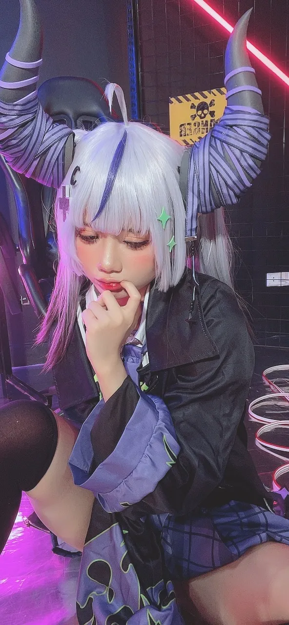 Poppachan - Laplus in new outfit-erohere63.webp