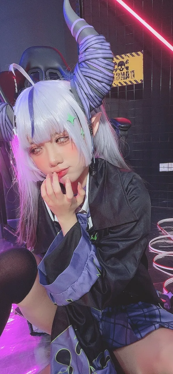 Poppachan - Laplus in new outfit-erohere64.webp