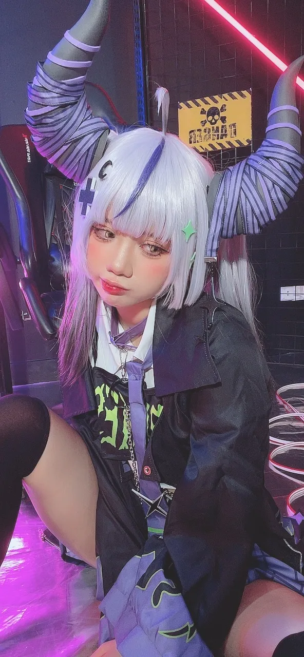 Poppachan - Laplus in new outfit-erohere67.webp