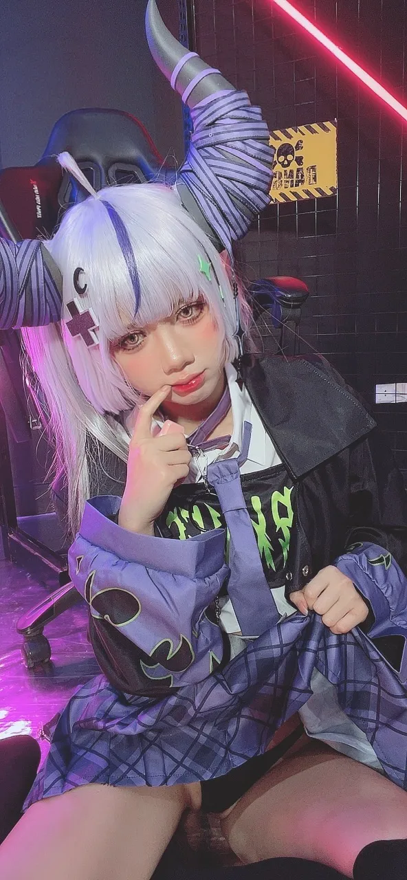 Poppachan - Laplus in new outfit-erohere69.webp