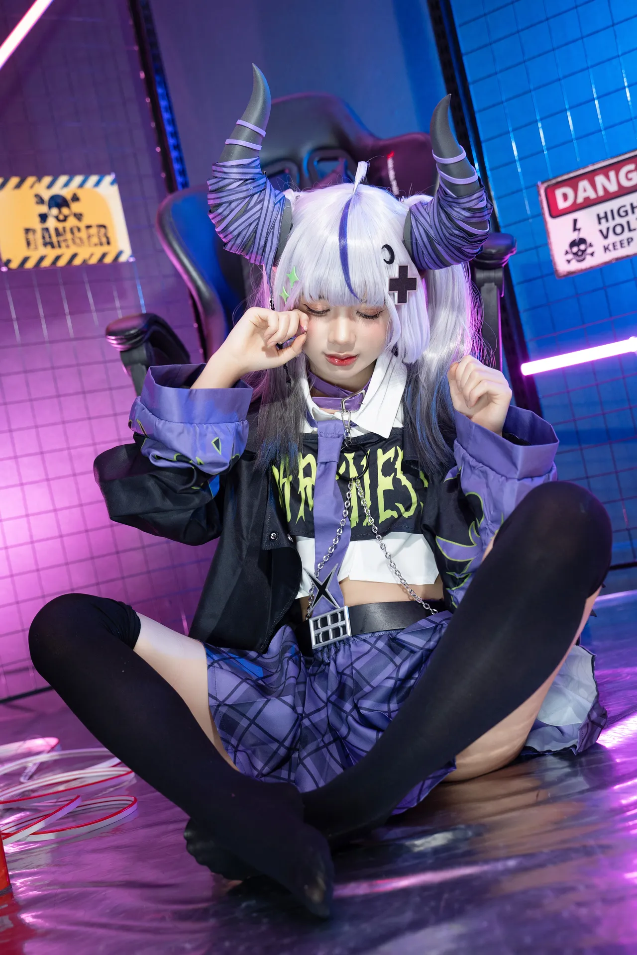 Poppachan - Laplus in new outfit-erohere7.webp