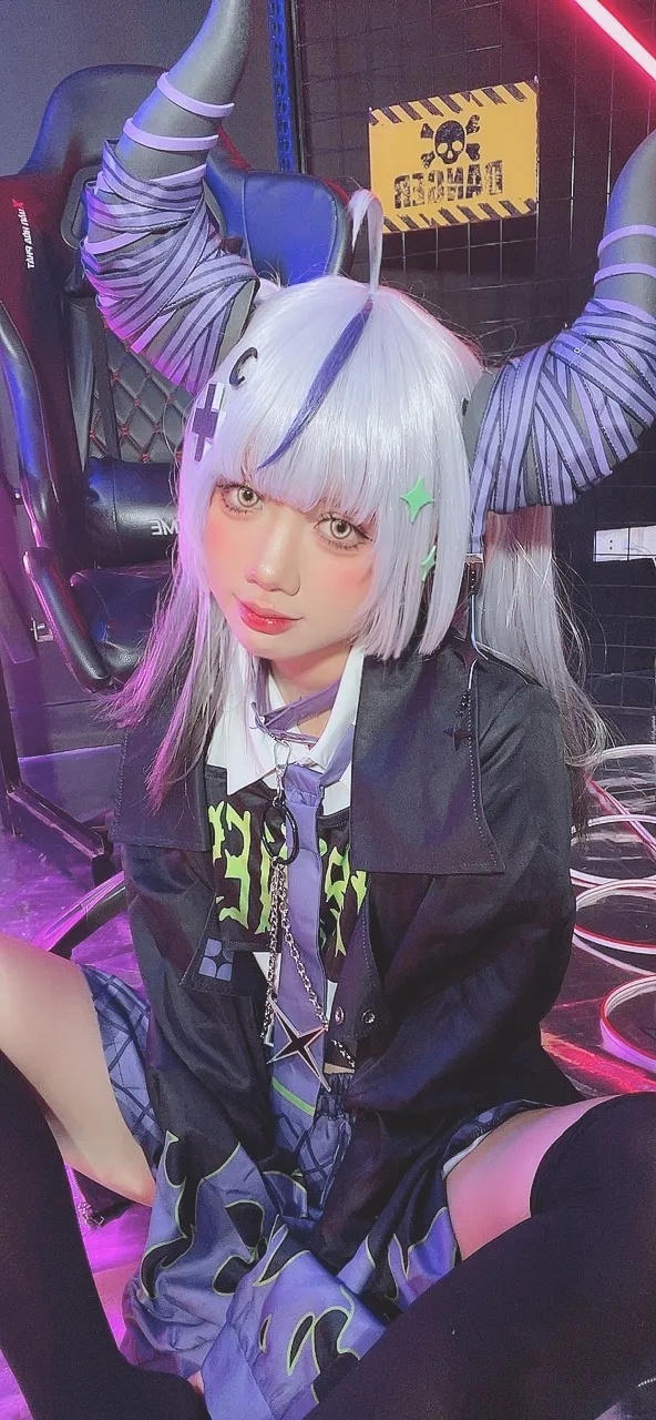 Poppachan - Laplus in new outfit-erohere73.webp