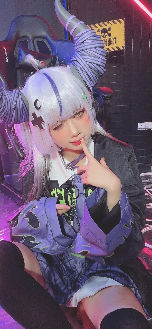 Poppachan - Laplus in new outfit-erohere75.webp