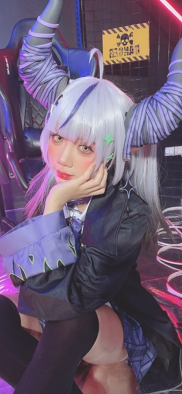 Poppachan - Laplus in new outfit-erohere76.webp