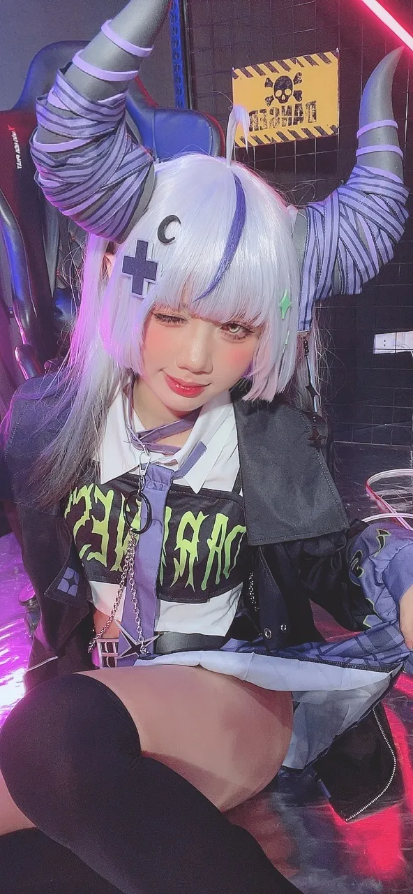 Poppachan - Laplus in new outfit-erohere77.webp