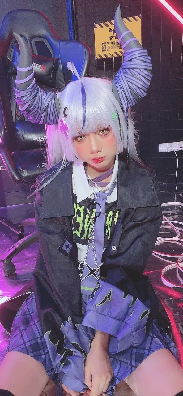 Poppachan - Laplus in new outfit-erohere80.webp