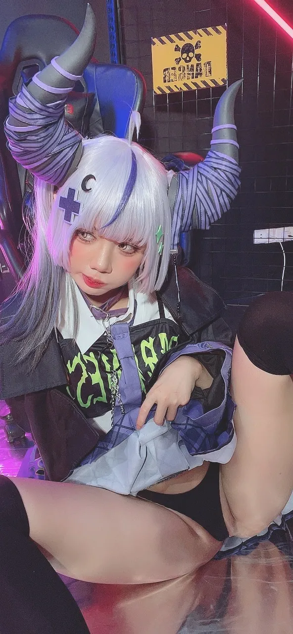 Poppachan - Laplus in new outfit-erohere83.webp