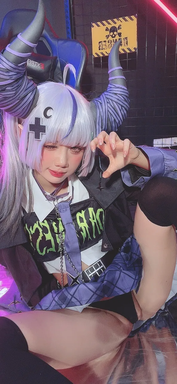 Poppachan - Laplus in new outfit-erohere84.webp