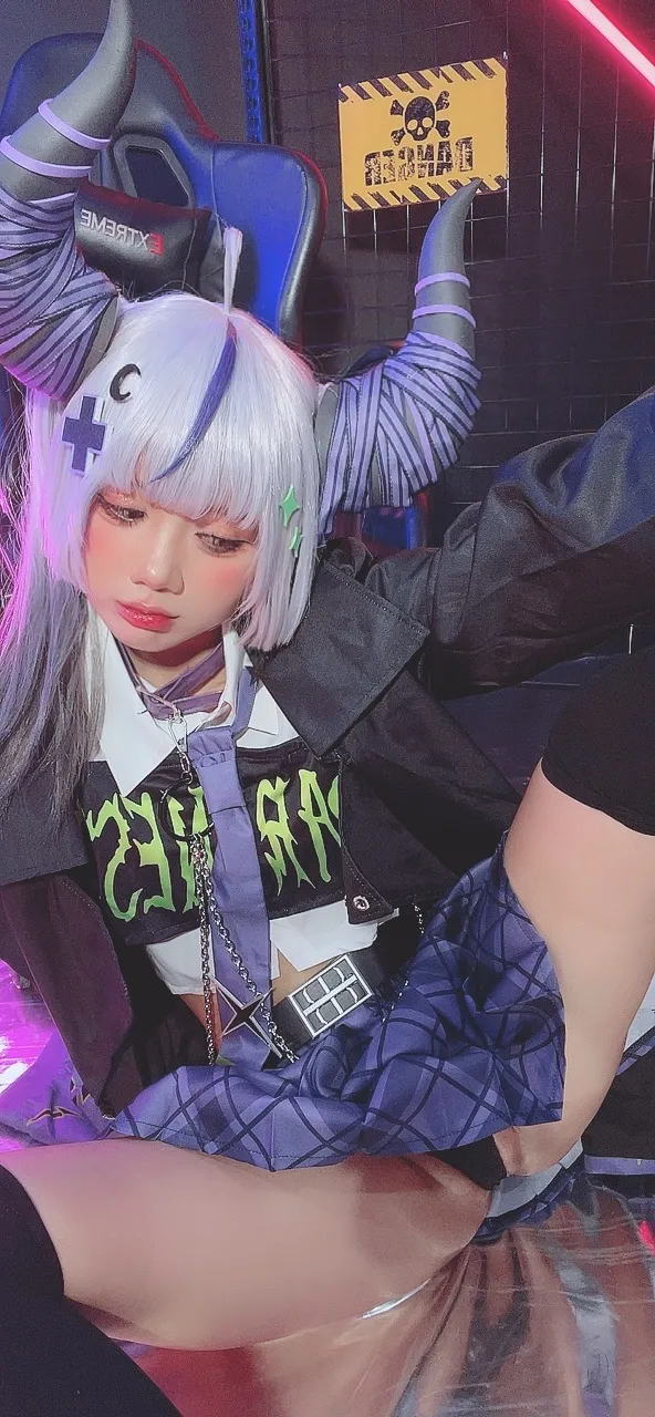 Poppachan - Laplus in new outfit-erohere85.webp
