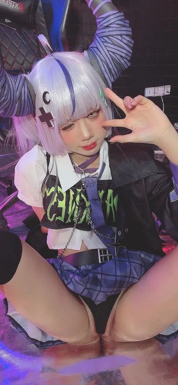 Poppachan - Laplus in new outfit-erohere87.webp