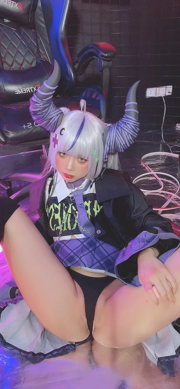 Poppachan - Laplus in new outfit-erohere95.webp
