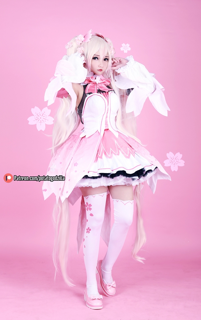 Potato Godzilla – Sakura Miku