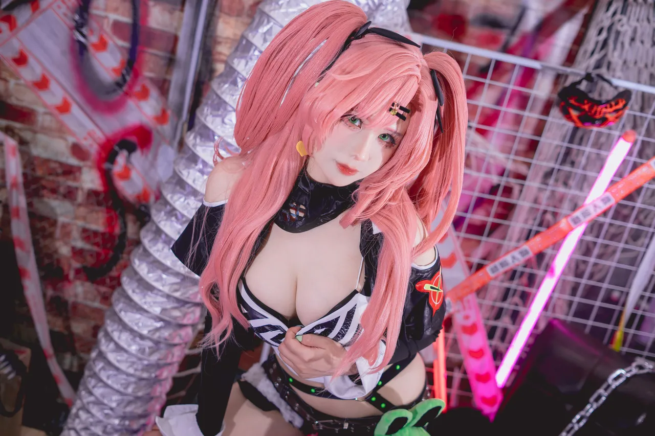 Pyon Lay - Nicole Demara-erohere10.webp