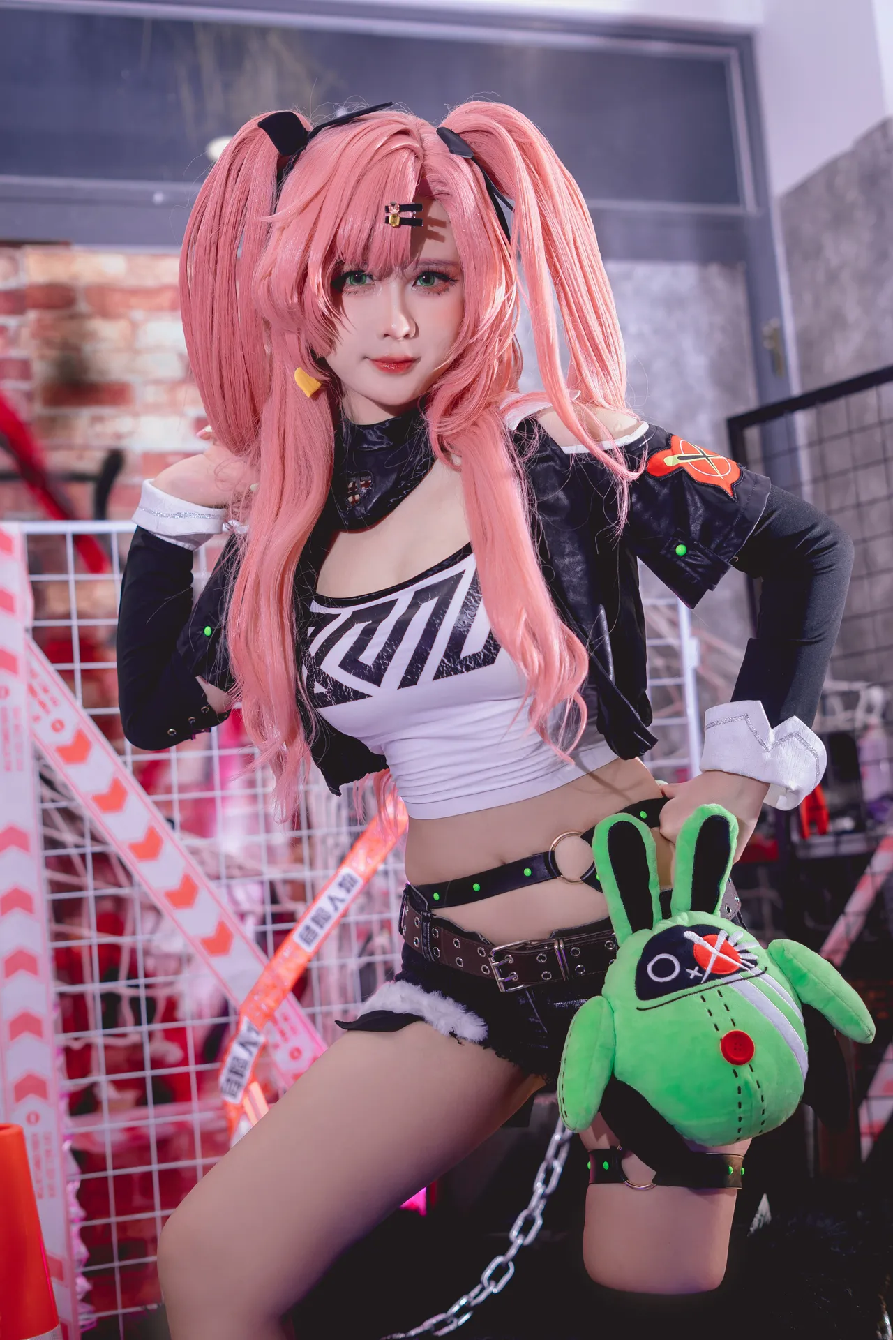 Pyon Lay - Nicole Demara-erohere2.webp