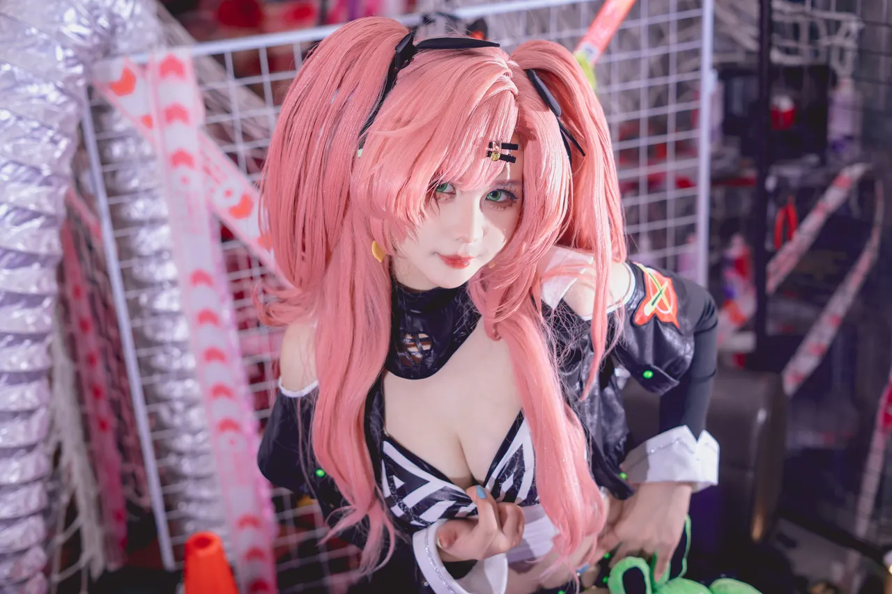Pyon Lay - Nicole Demara-erohere4.webp