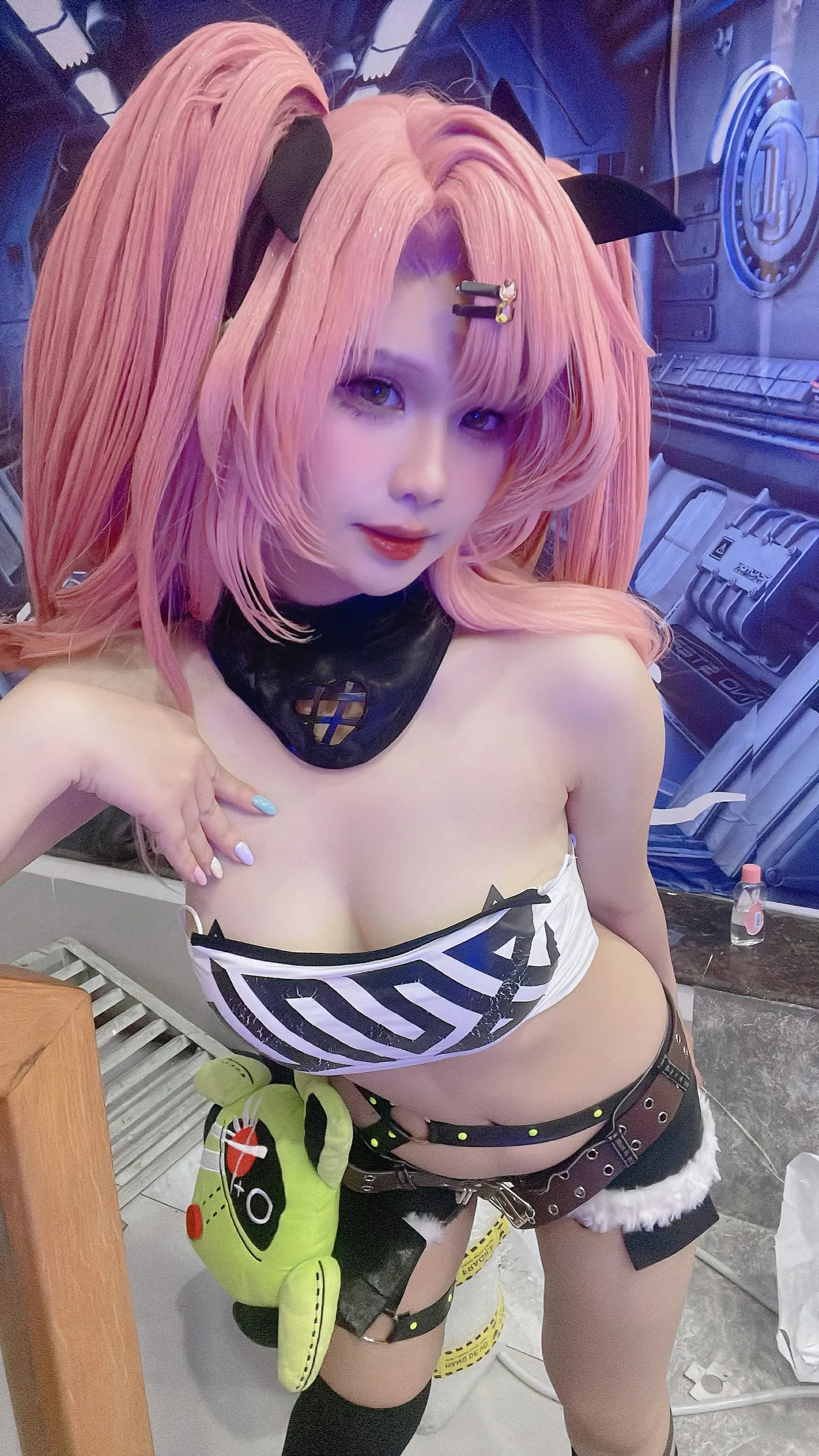 Pyon Lay - Nicole Demara-erohere44.webp