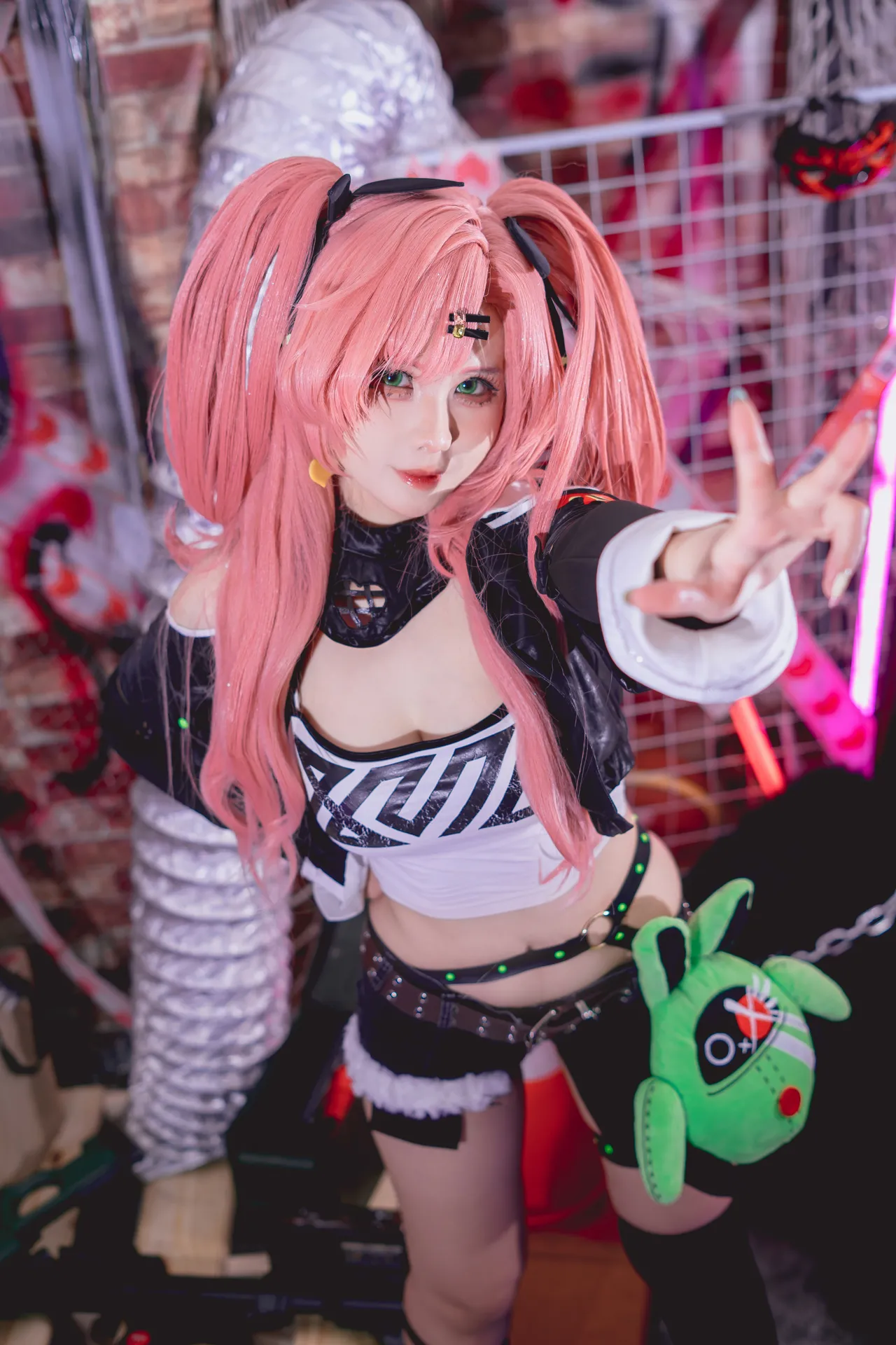 Pyon Lay - Nicole Demara-erohere5.webp