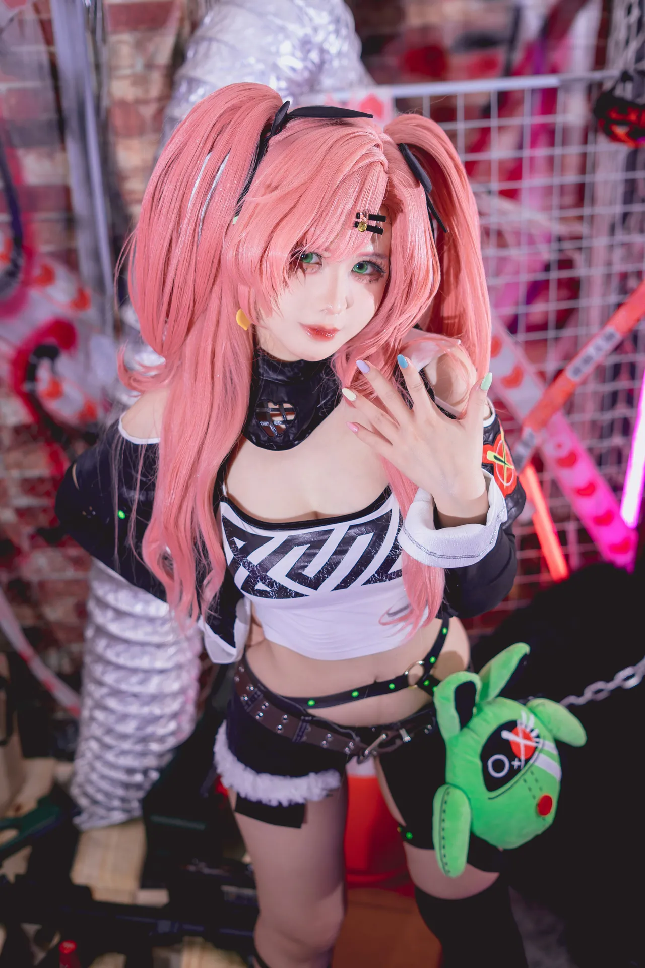 Pyon Lay - Nicole Demara-erohere6.webp