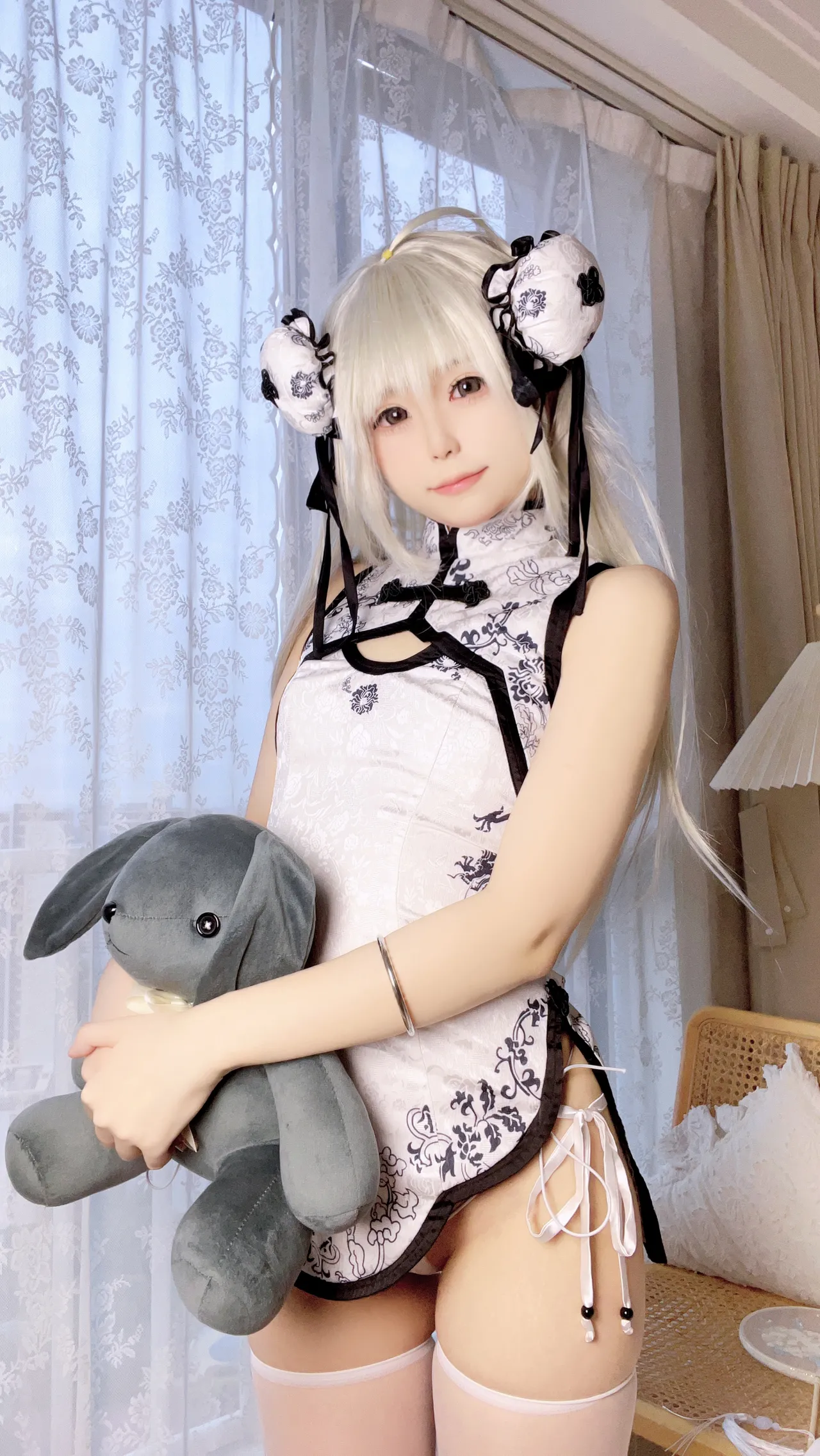 Quan冉有点饿 - 缘之空 春日野穹 旗袍自拍-erohere18.webp