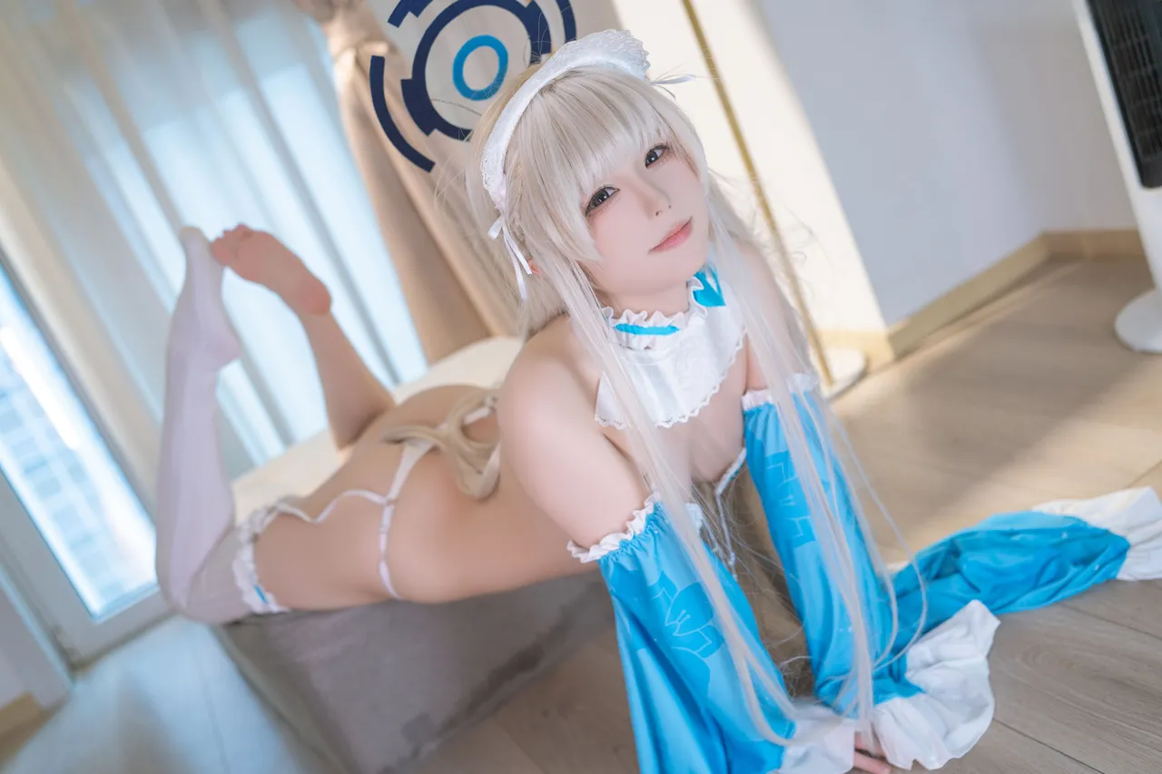 Quan冉有点饿 - Asuma Toki (Blue Archive)-erohere52.webp