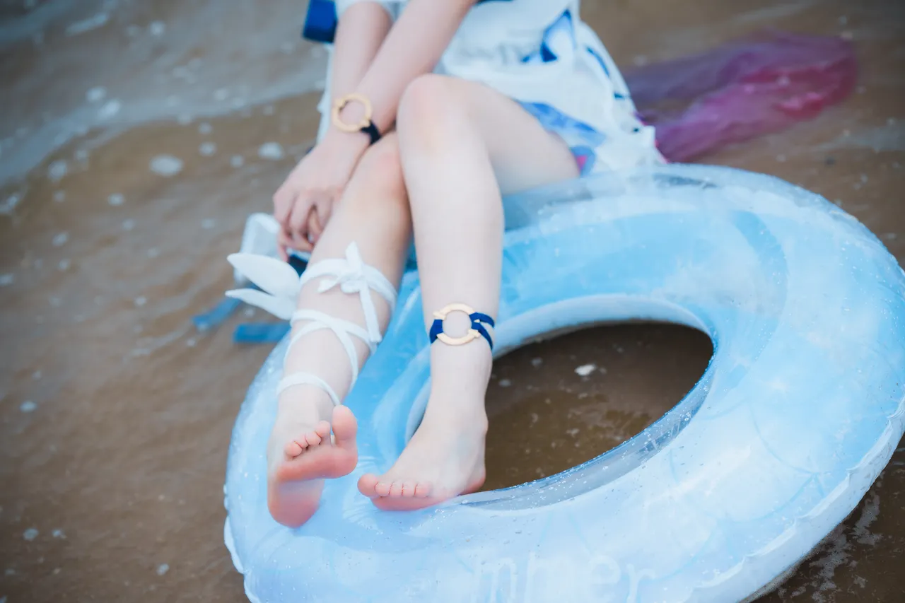 Seele麦麦 希儿彼岸浪花cos（海滩）-erohere28.webp