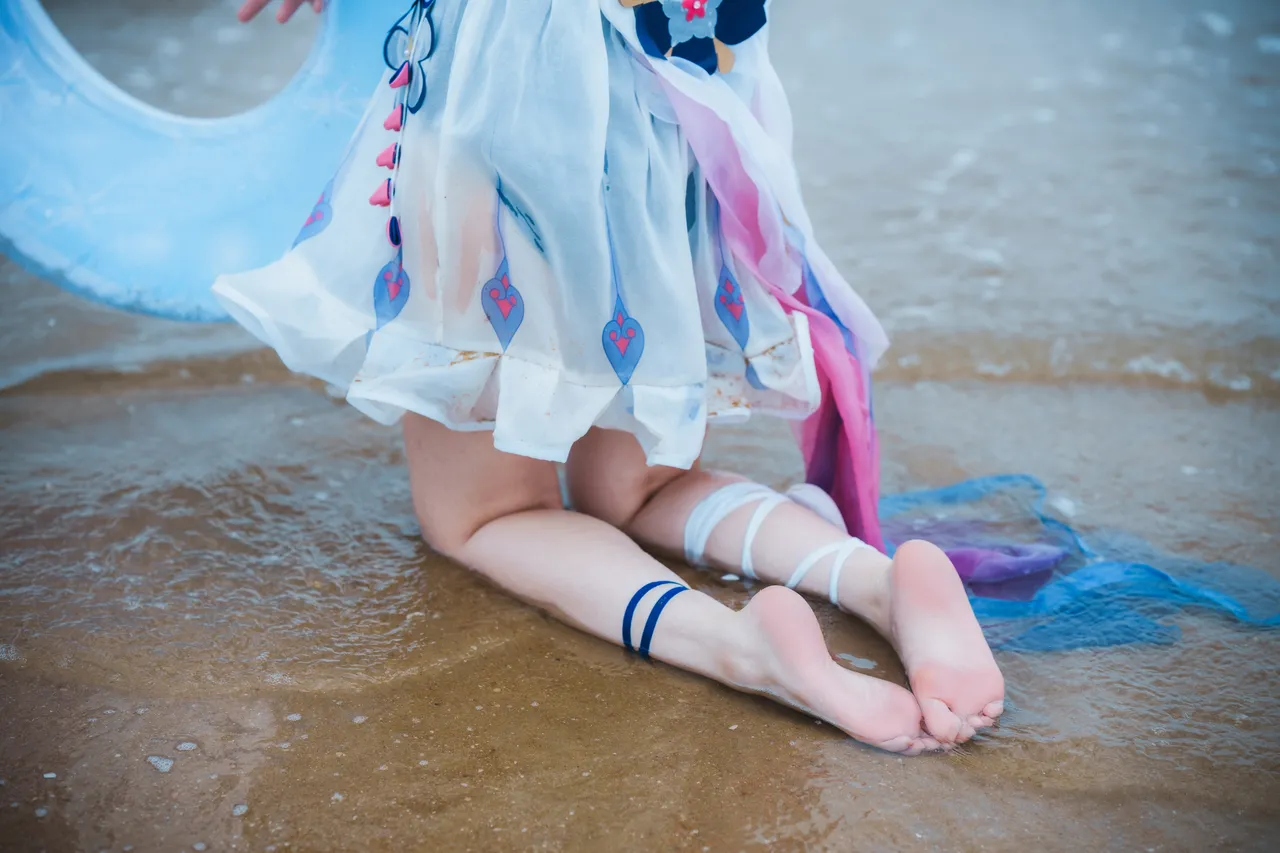Seele麦麦 希儿彼岸浪花cos（海滩）-erohere29.webp