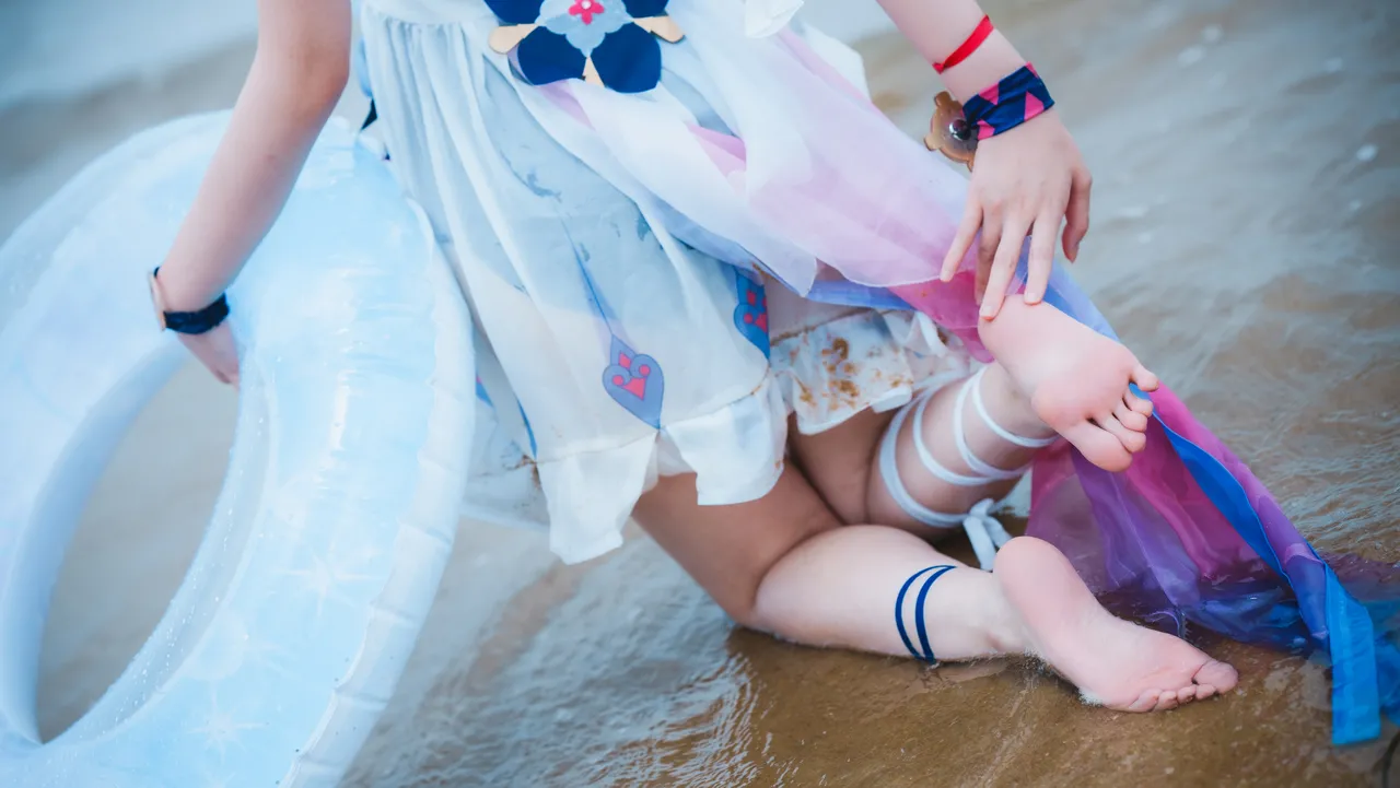 Seele麦麦 希儿彼岸浪花cos（海滩）-erohere30.webp