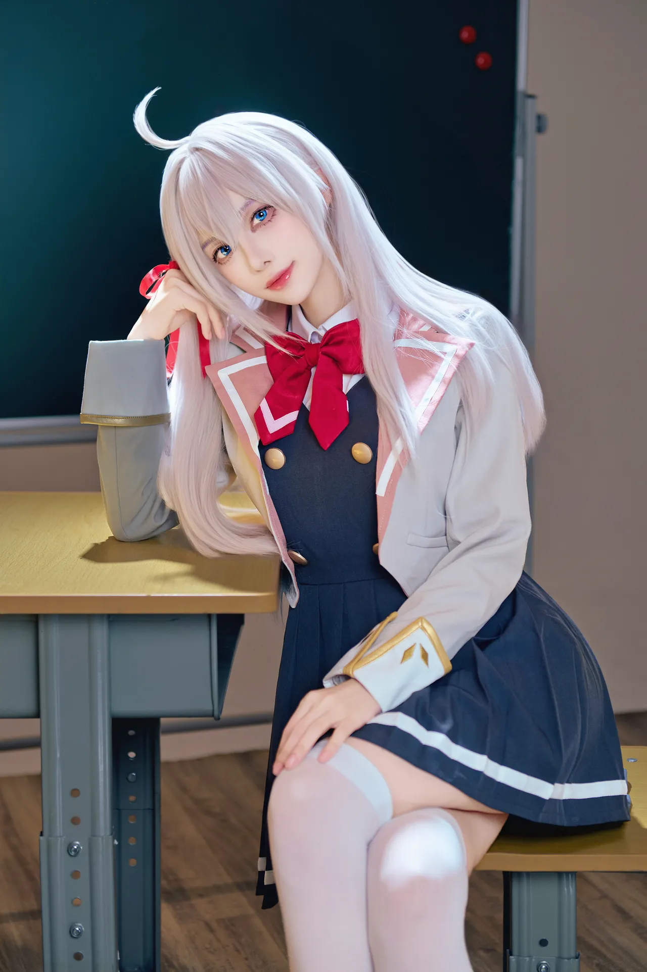 Shika小鹿鹿 - 不时轻声地以俄语遮羞的邻座艾莉同学 艾莉同学-erohere13.webp