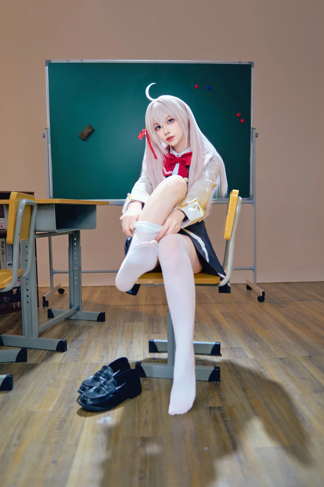 Shika小鹿鹿 - 不时轻声地以俄语遮羞的邻座艾莉同学 艾莉同学-erohere19.webp