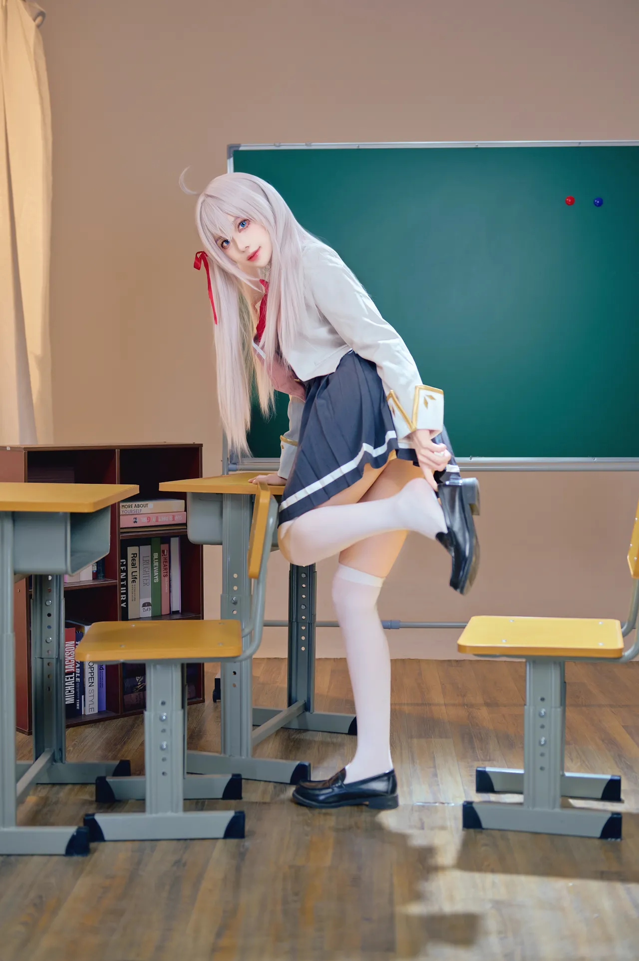 Shika小鹿鹿 - 不时轻声地以俄语遮羞的邻座艾莉同学 艾莉同学-erohere22.webp