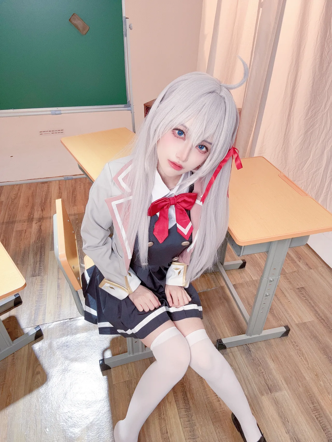 Shika小鹿鹿 - 不时轻声地以俄语遮羞的邻座艾莉同学 艾莉同学-erohere30.webp