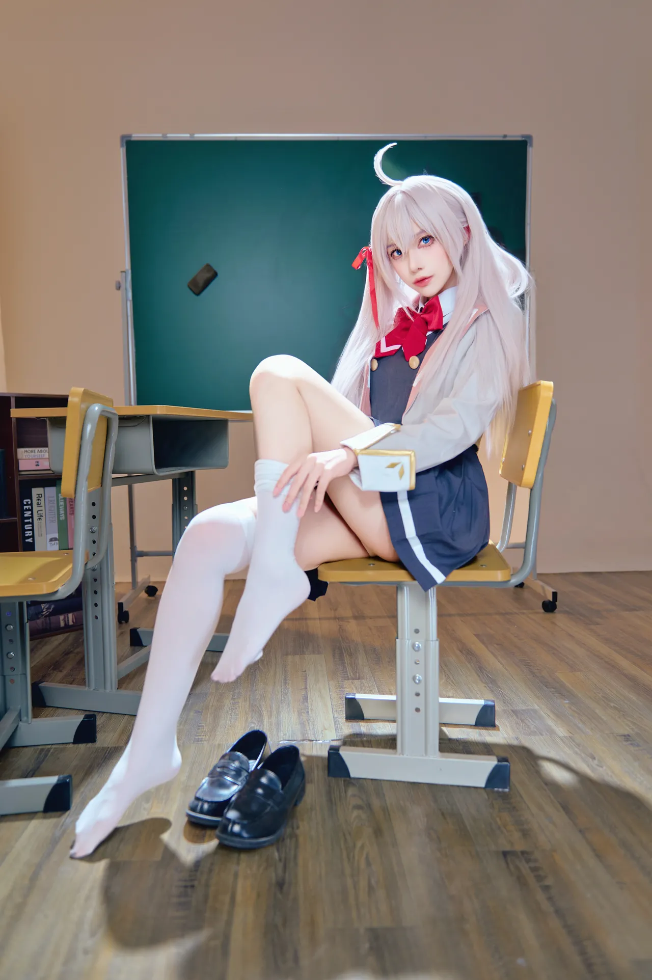 Shika小鹿鹿 - 不时轻声地以俄语遮羞的邻座艾莉同学 艾莉同学-erohere38.webp