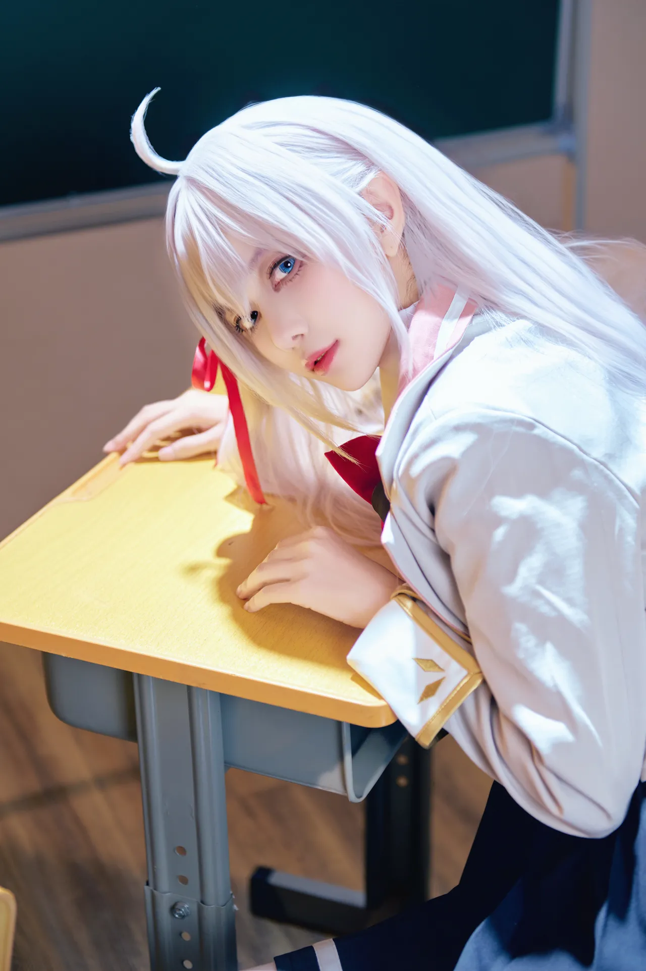 Shika小鹿鹿 - 不时轻声地以俄语遮羞的邻座艾莉同学 艾莉同学-erohere4.webp