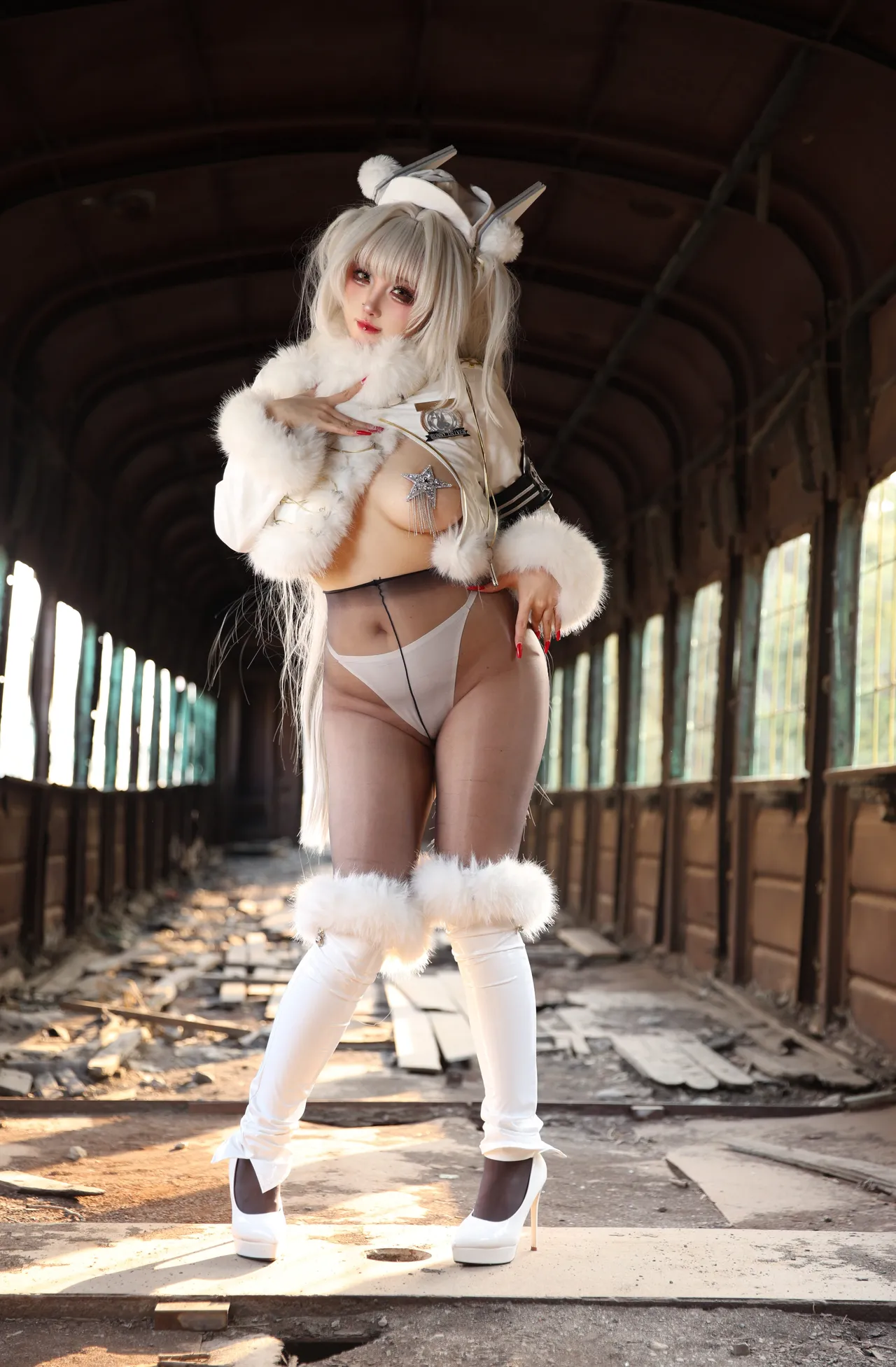 Soso嗖嗖 - White Rabbit Train Outdoor — Photo 5