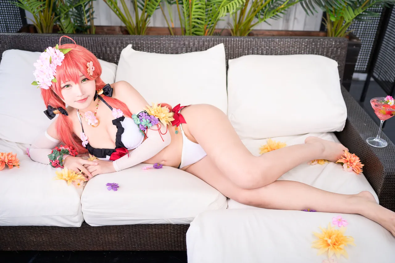 Takanashi Hanari - Miko bikini-erohere16.webp