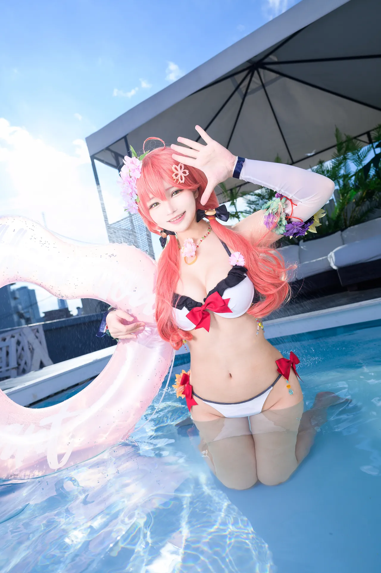 Takanashi Hanari - Miko bikini-erohere2.webp