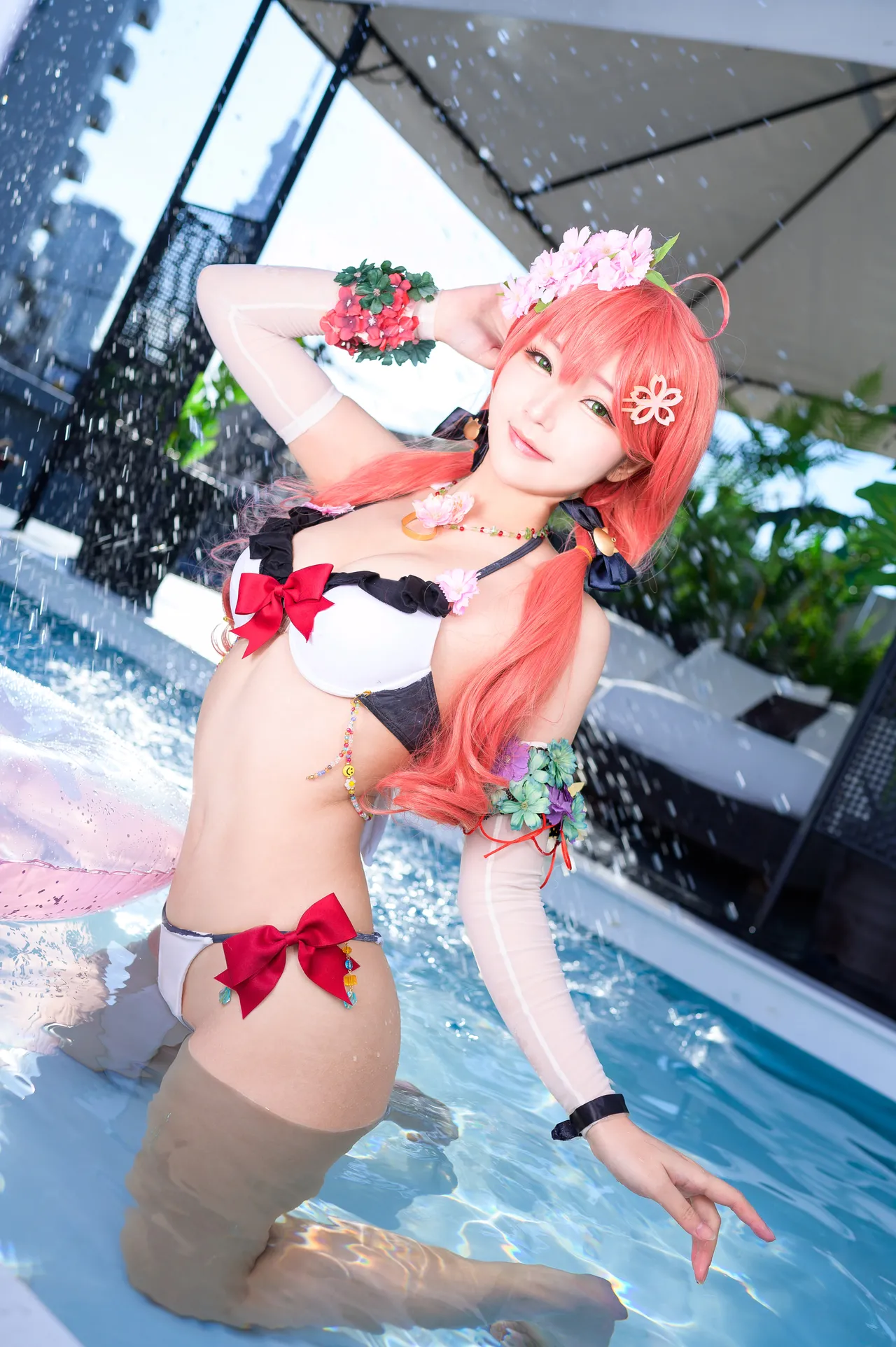 Takanashi Hanari - Miko bikini-erohere4.webp