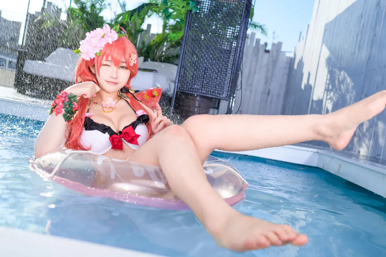 Takanashi Hanari - Miko bikini-erohere9.webp
