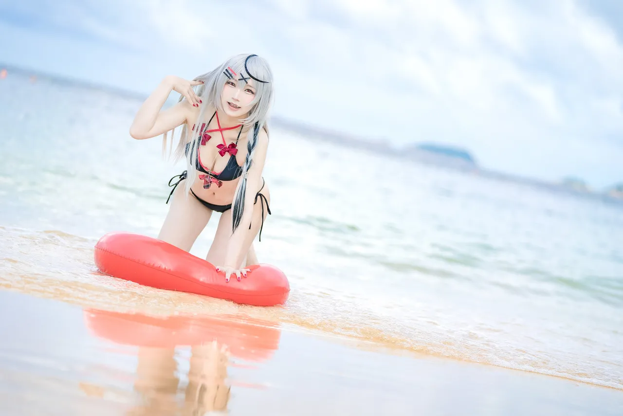 Takanashi Hanari - Sakamata Chloe bikini-erohere18.webp