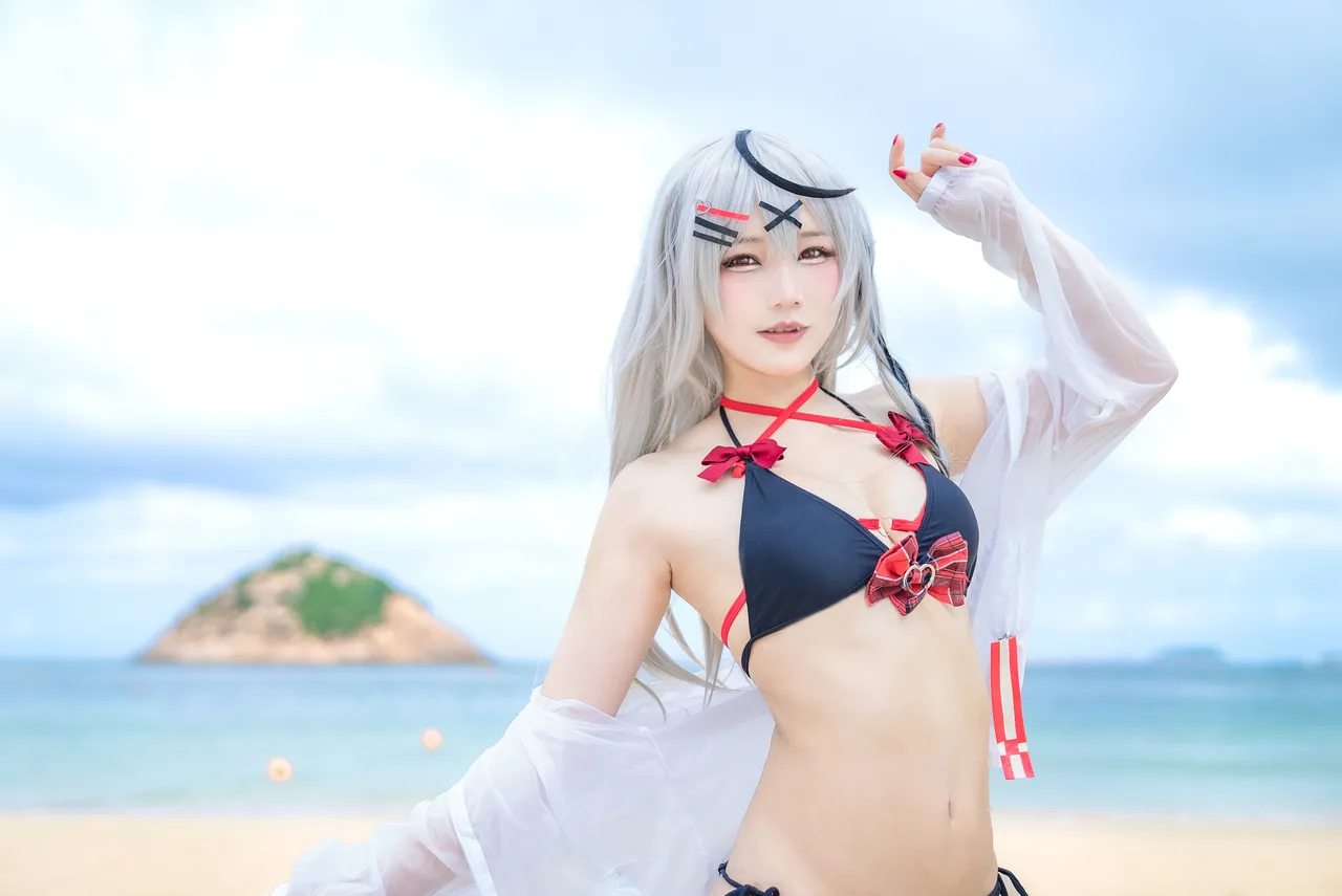 Takanashi Hanari - Sakamata Chloe bikini-erohere4.webp