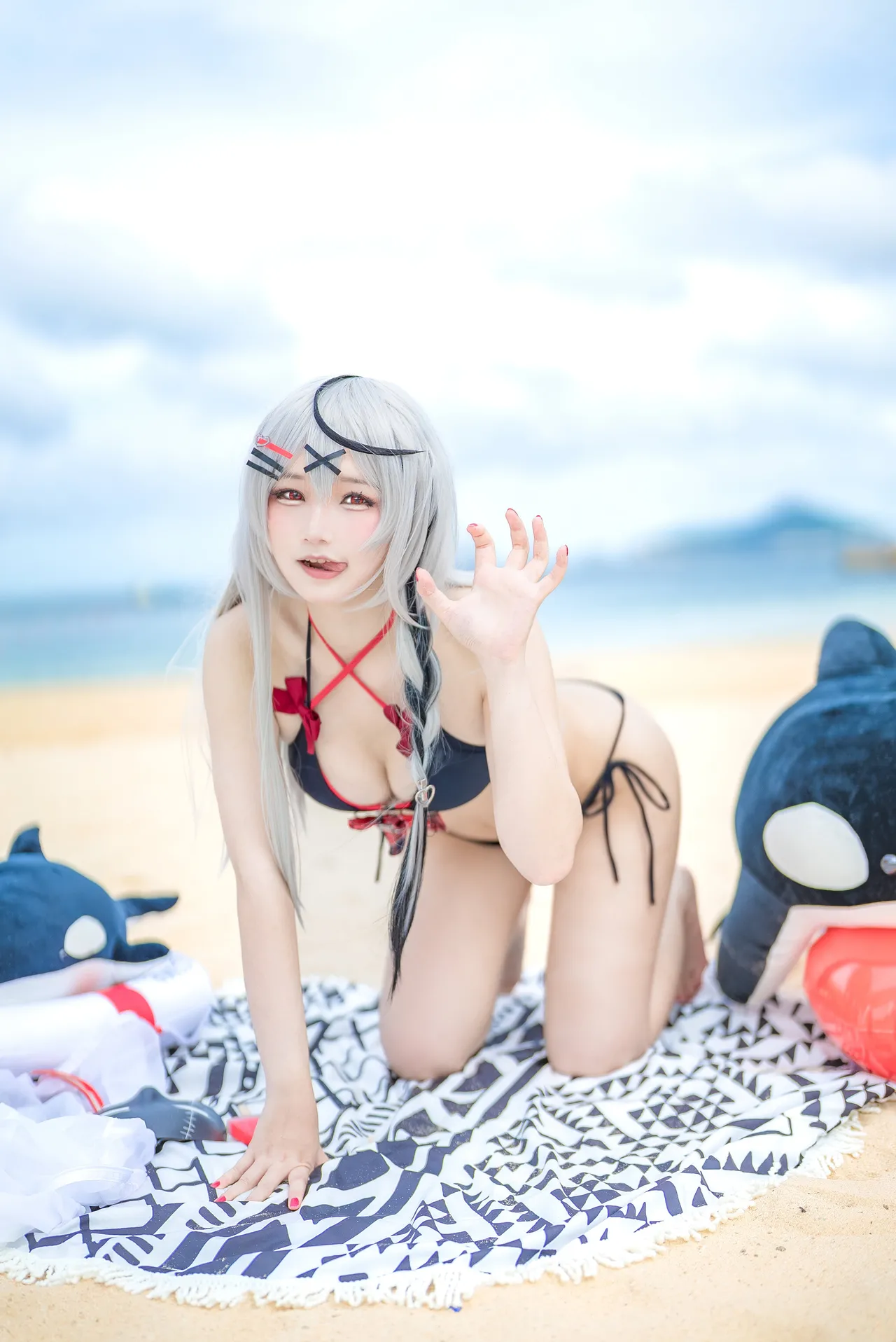 Takanashi Hanari - Sakamata Chloe bikini-erohere8.webp