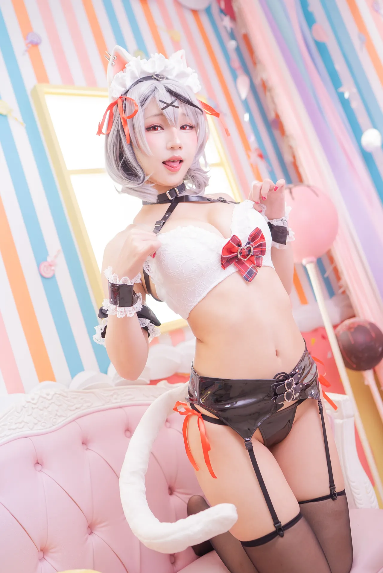 Takanashi Hanari - Sakamata Chloe maid-erohere11.webp