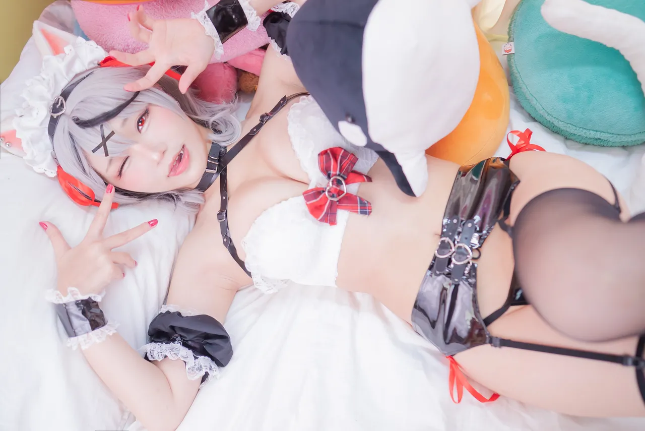 Takanashi Hanari - Sakamata Chloe maid-erohere19.webp