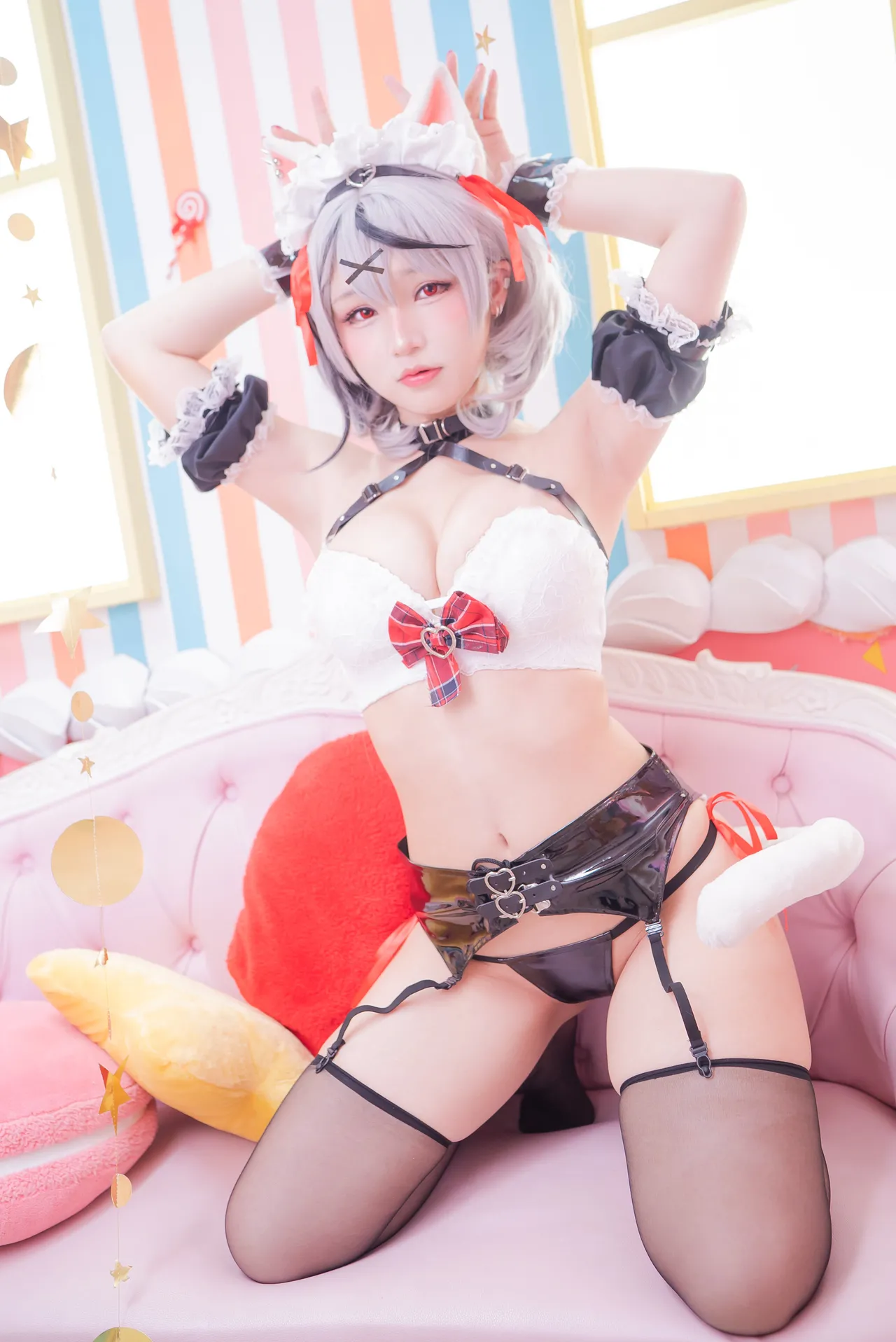 Takanashi Hanari - Sakamata Chloe maid-erohere4.webp
