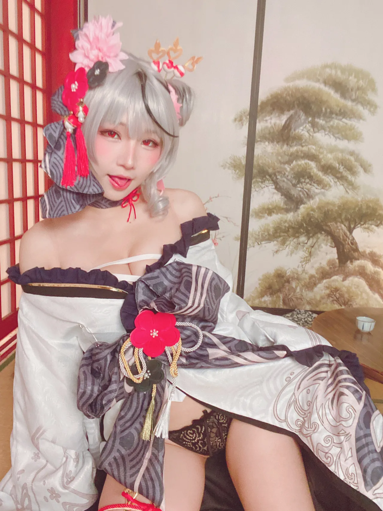 Takanashi Hanari - Sakamata Chloe yukata-erohere24.webp