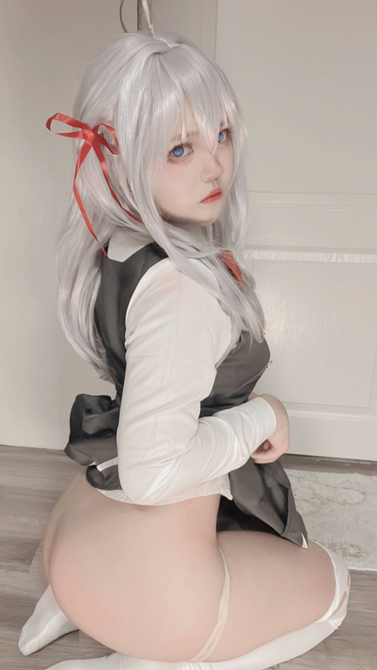 Tako 不時輕聲地以俄語遮羞的鄰座艾莉同學♡ ئاليا-erohere13.jpg