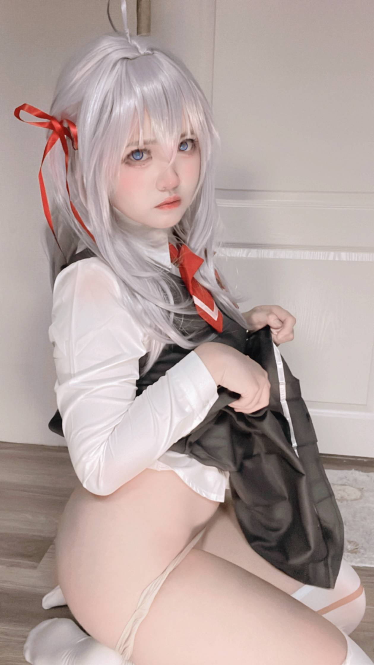 Tako 不時輕聲地以俄語遮羞的鄰座艾莉同學♡ ئاليا-erohere14.jpg